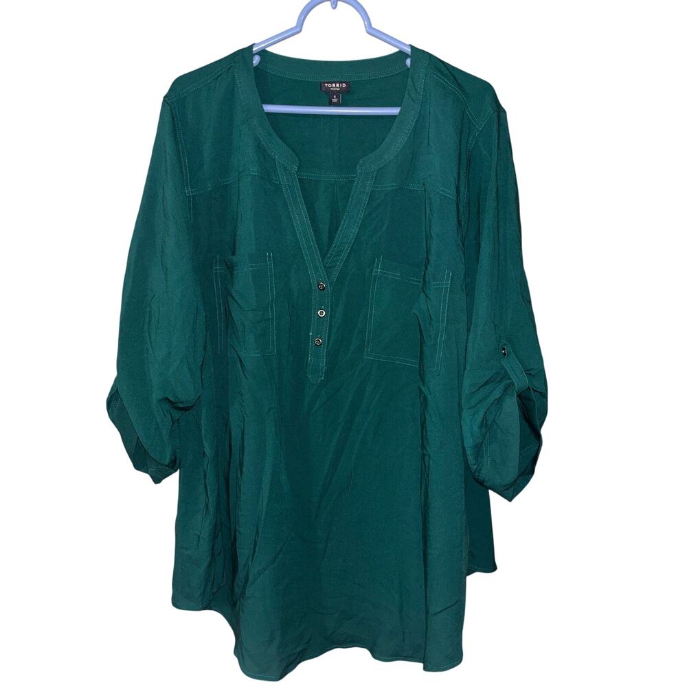 Torrid women’s green plus size Harper 3/4 sleeve shirt (size 4)